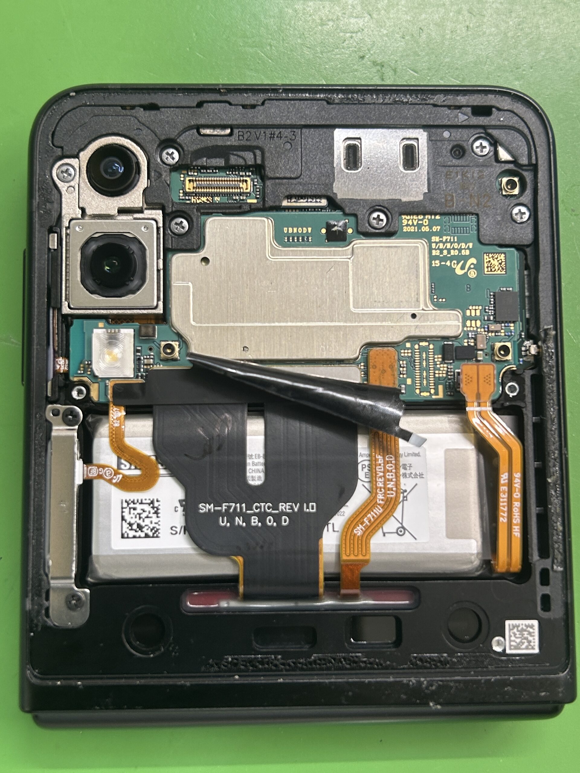 Android Galaxy Z-flip3 バッテリー交換