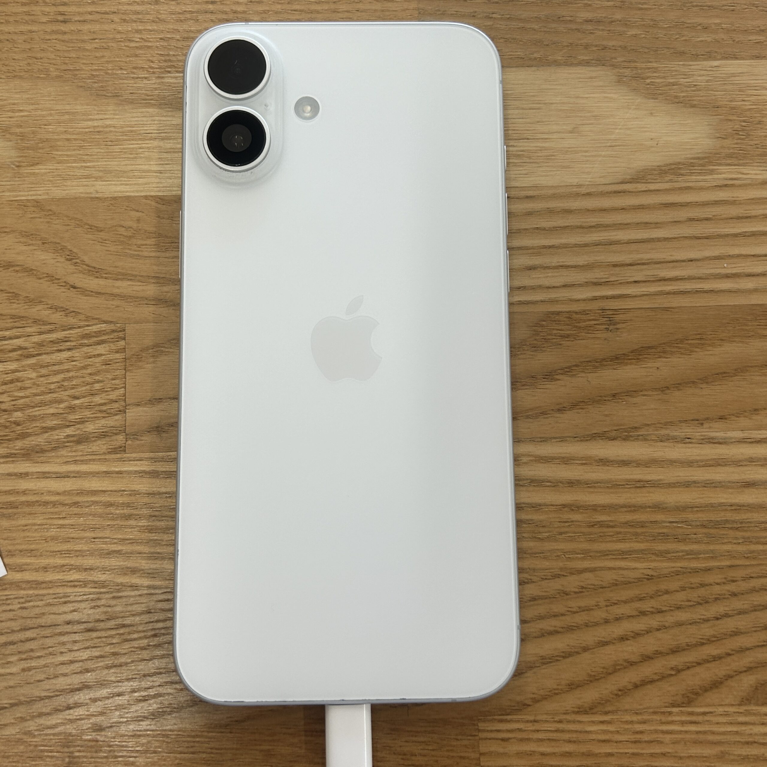 iPhone 16 リアカメラレンズ交換